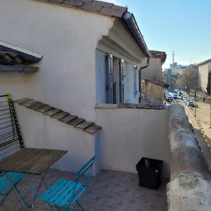 Appartement Studio Place Des Corps Saints Avignon