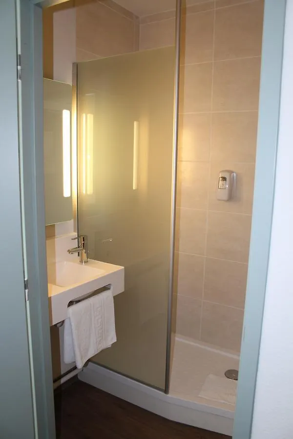**  B&B Hotel Valence Tgv Romans Alixan France